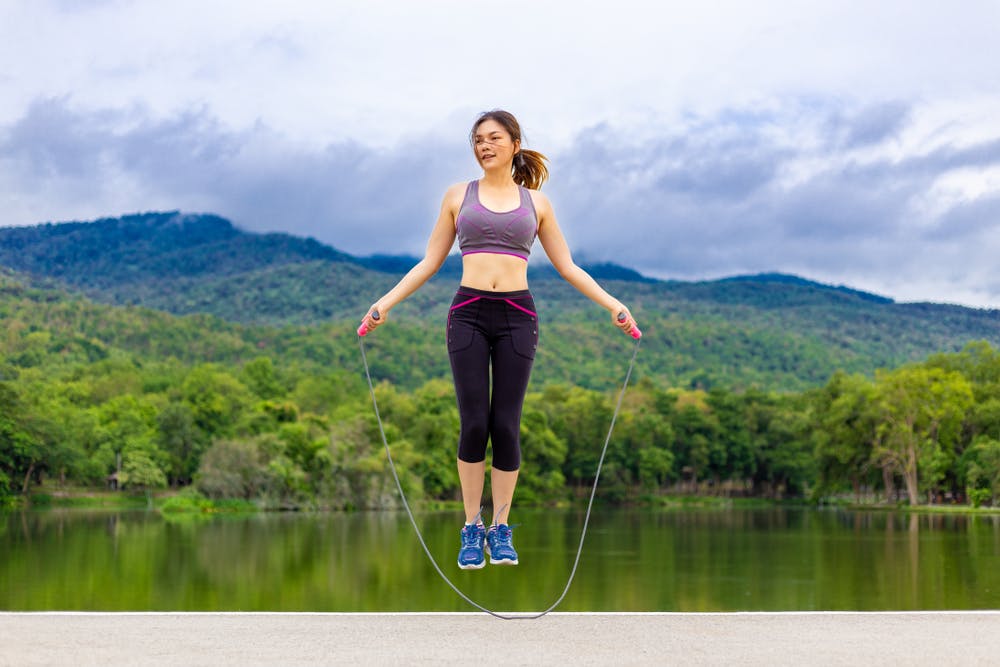 Nhiều chị em lựa chọn nhảy dây để giảm cân vì nó dễ thực hiện
