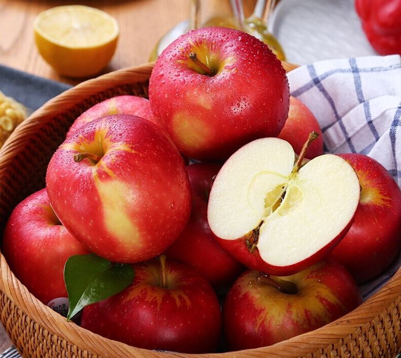 Sử dụng táo là thực phẩm để giảm cân đã quá quen thuộc với nhiều chị em