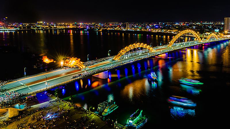 Chiêm ngưỡng vẻ đẹp của cầu Sông Hàn khi đêm về vô cùng lộng lẫy