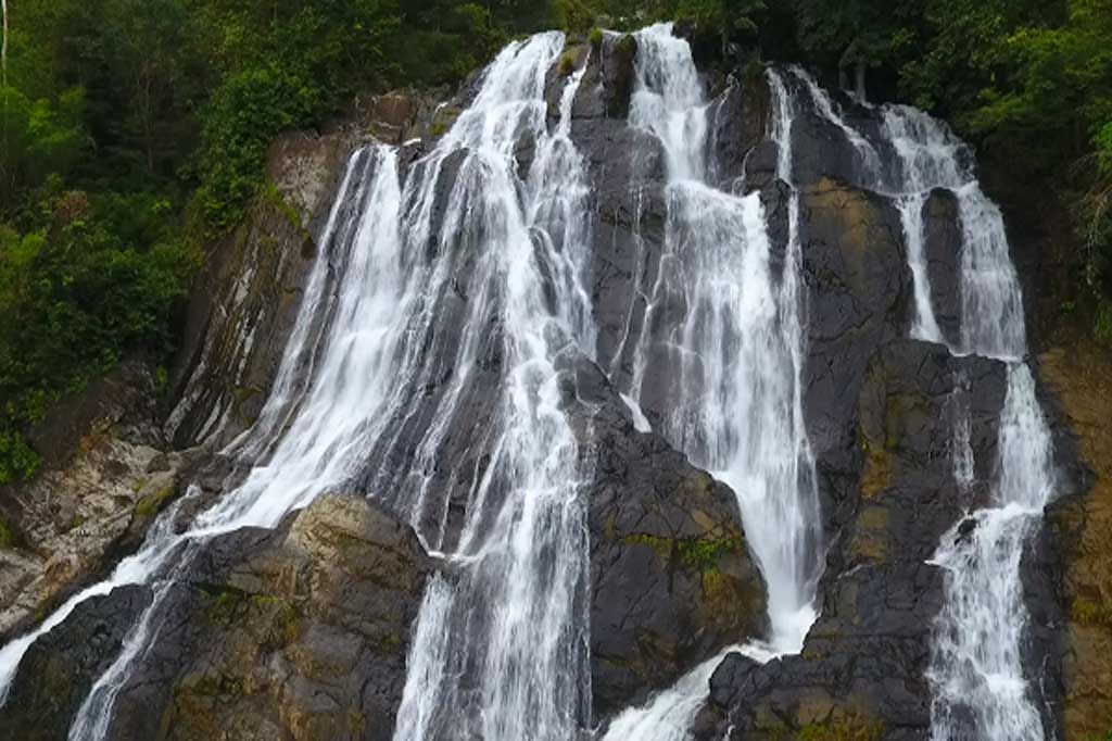 Khám phá nét đẹp hùng vĩ của thác nước Chaper Ninh Thuận