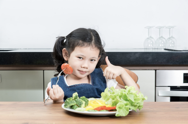 Một số lưu ý về chế độ dinh dưỡng cho bé 1 tuổi