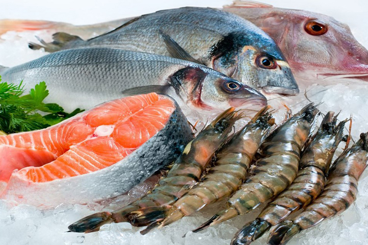 Học cách phân biệt hải sản tự nhiên và hải sản nuôi đơn giản nhất