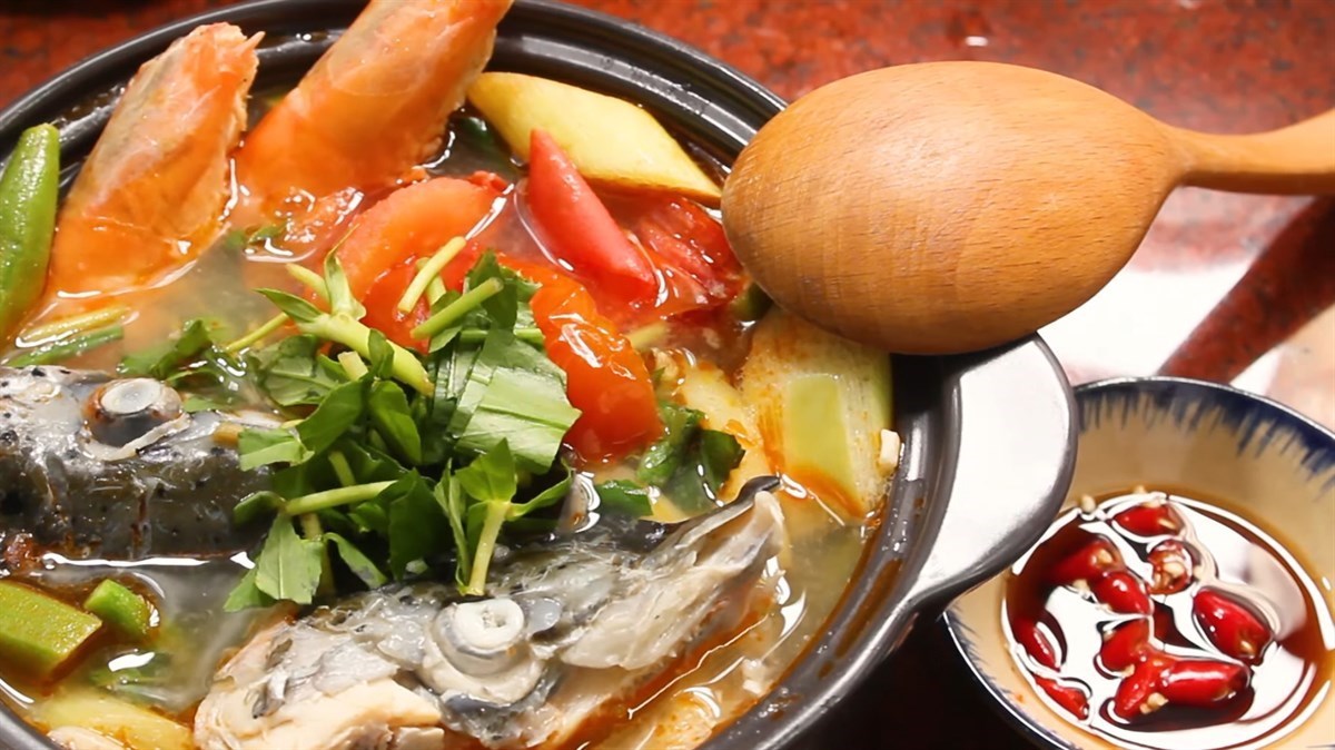 Canh chua cá hồi - món ăn ngon, nhiều dinh dưỡng
