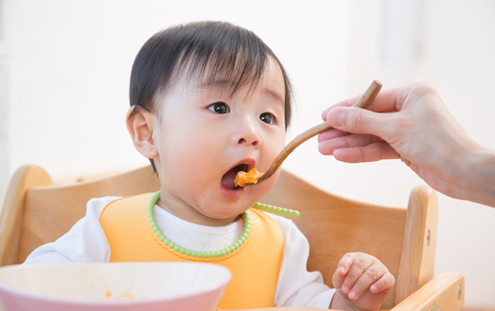 Chế độ dinh dưỡng của trẻ dưới 1 tuổi cha mẹ cần hết sức lưu tâm