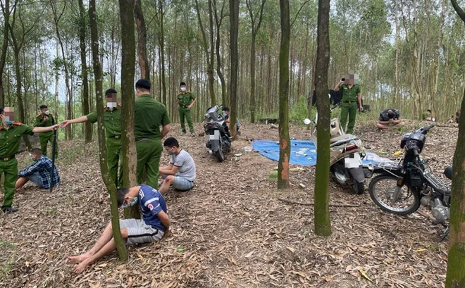 60 cán bộ chiến sĩ thuộc Phòng Cảnh sát Hình sự và Công an huyện Quỳ Hợp (Nghệ An)